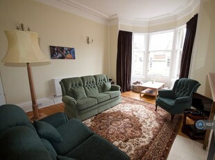 3 bedroom flat for rent in Church Hill Place, Edinburgh, EH10