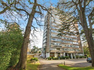 3 bedroom flat for sale in Brampton Tower, Bassett Avenue, Southampton, Hampshire, SO16