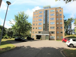 3 bedroom flat for sale in Compton Place Road, Eastbourne, BN21 1EE, BN21