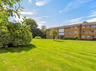 3 bedroom flat for sale in The Shimmings, Boxgrove Road, Guildford, GU1