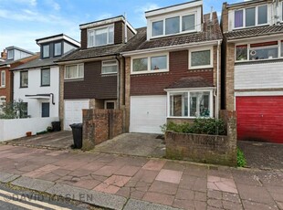 3 bedroom house for sale in Hythe Road, Brighton, BN1