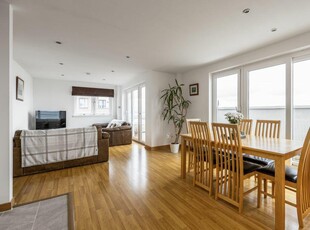 3 bedroom penthouse for sale in 5/19, Heron Place, The Shore, Edinburgh, EH5 1GG, EH5