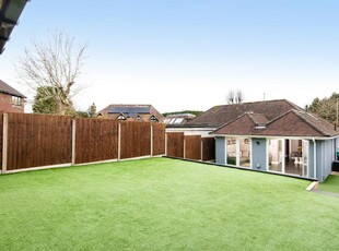 3 bedroom semi-detached bungalow for sale in Findon Road, Findon Valley, Worthing, BN14 0AT, BN14