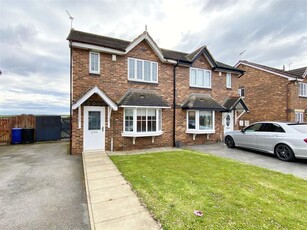 3 bedroom semi-detached house for rent in Bryson Close, Thorne, Nr Doncaster, DN8