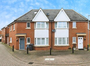 3 bedroom semi-detached house for sale in Baden Powell Close, Great Baddow, Chelmsford, Essex, CM2