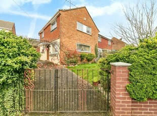 3 bedroom semi-detached house for sale in Blagdon Road, Reading, RG2