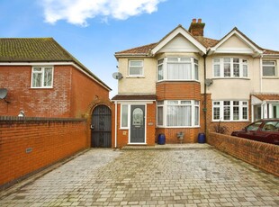 3 bedroom semi-detached house for sale in Botley Road, Southampton, Hampshire, SO19