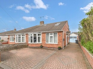 3 bedroom semi-detached house for sale in Brockfield Park Drive, York, North Yorkshire, YO31