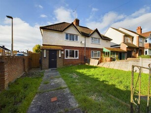 3 bedroom semi-detached house for sale in Burghfield Road, Reading, RG30