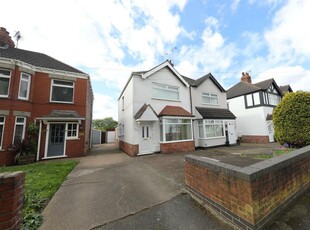 3 bedroom semi-detached house for sale in Cayton Road, Hull, HU8