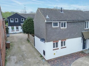 3 bedroom semi-detached house for sale in Clarence Close, Chelmer Village, Chelmsford, CM2