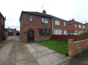 3 bedroom semi-detached house for sale in Coneygree Road, Stanground, Peterborough, PE2