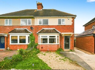 3 bedroom semi-detached house for sale in Cranmer Road, Oxford, OX4