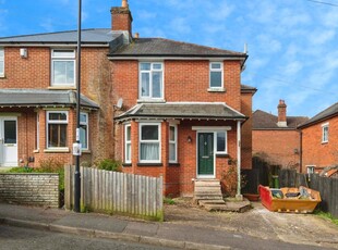 3 bedroom semi-detached house for sale in Dimond Hill, Southampton, Hampshire, SO18