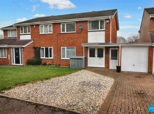 3 bedroom semi-detached house for sale in Farm Close, Purley On Thames, Reading, RG8