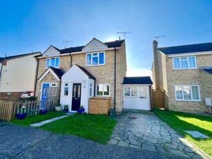 3 bedroom semi-detached house for sale in Golding Thoroughfare, Chelmsford, CM2