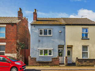 3 bedroom semi-detached house for sale in Great Western Road, Gloucester, Gloucestershire, GL1