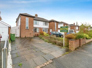 3 bedroom semi-detached house for sale in Kimberley Road, Solihull, West Midlands, B92