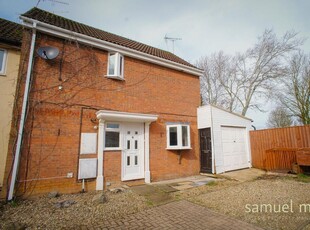 3 bedroom semi-detached house for sale in Lisle Close, Grange Park, Swindon, SN5 6BX, SN5