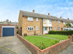 3 bedroom semi-detached house for sale in Meadgate Avenue, Chelmsford, CM2
