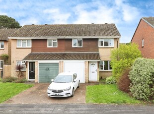 3 bedroom semi-detached house for sale in Newbridge, Netley Abbey, Southampton, SO31