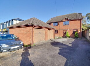 3 bedroom semi-detached house for sale in Newtown, Southampton, SO19