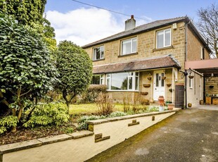 3 bedroom semi-detached house for sale in Oakes Road South, Huddersfield, HD3