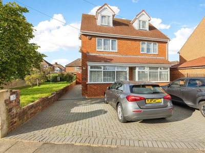 3 bedroom semi-detached house for sale in Old Ford End Road, Bedford, MK40