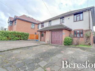 3 bedroom semi-detached house for sale in Oliver Road, Shenfield, CM15