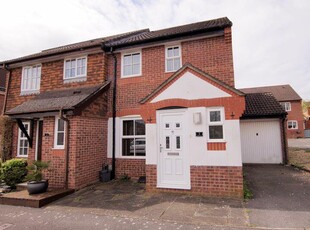 3 bedroom semi-detached house for sale in Parry Close, Portchester Borders, PO6