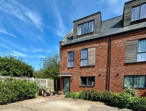 3 bedroom semi-detached house for sale in Perne Close, Cambridge, CB1