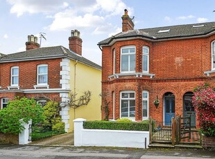 3 bedroom semi-detached house for sale in Prospect Road, Southborough, TN4