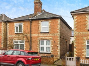 3 bedroom semi-detached house for sale in Queens Road, Guildford, GU1
