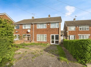 3 bedroom semi-detached house for sale in Radnor Road, Luton, Bedfordshire, LU4