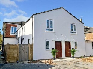 3 bedroom semi-detached house for sale in The Avenue, Southampton, SO17