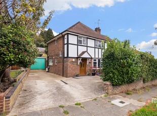 3 bedroom semi-detached house for sale in Valley Drive, Brighton, BN1