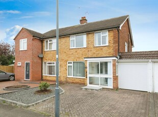3 bedroom semi-detached house for sale in West View Road, Leamington Spa, CV32