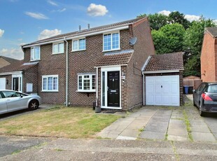 3 bedroom semi-detached house for sale in Wigmore Close, Ipswich, IP2