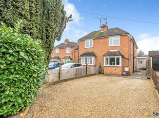 3 bedroom semi-detached house for sale in Woodlands Road, Guildford, Surrey, GU1