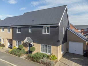 3 bedroom semi-detached house for sale in Wright Crescent, Beaulieu Park, Chelmsford, CM1