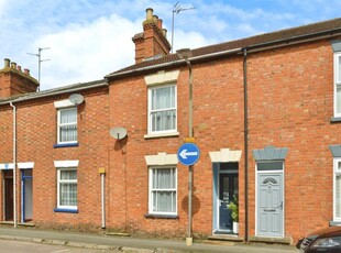 3 bedroom terraced house for sale in Aylesbury Street, Wolverton, Milton Keynes, MK12