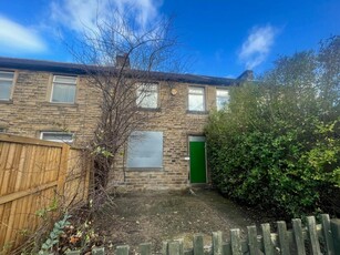 3 bedroom terraced house for sale in Birkhouse Lane, Moldgreen, Huddersfield, HD5
