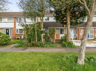 3 bedroom terraced house for sale in Fairwater Drive, Woodley, Reading, RG5