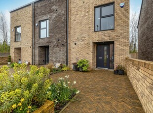 3 bedroom terraced house for sale in Festival Court, Prince's Quay, Glasgow, G51