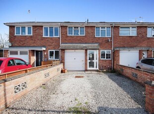 3 bedroom terraced house for sale in Langdale Close, Leamington Spa, CV32
