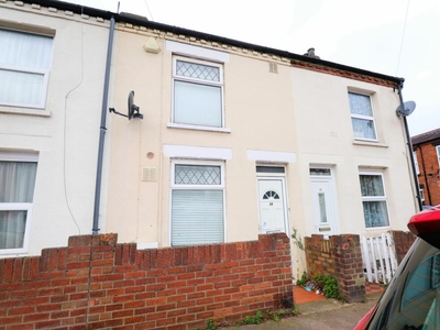 3 bedroom terraced house for sale in Margetts Road, Bedford, MK42