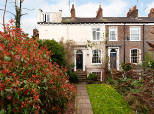 3 bedroom terraced house for sale in Mount Terrace, York, North Yorkshire, YO24
