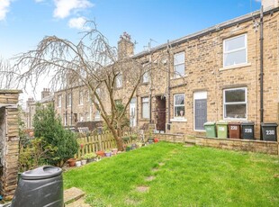 3 bedroom terraced house for sale in Newsome Road, Huddersfield, HD4