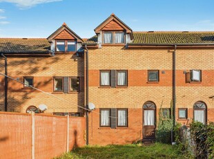 3 bedroom terraced house for sale in Nye Bevan Close, Oxford, OX4