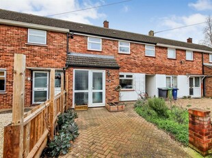 3 bedroom terraced house for sale in Perse Way, Cambridge, CB4